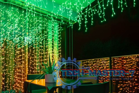 Inteligentne lampki sople Icicle 190 RGBW LED, 5x0,5 m, IP44, przezroczysty przewód Inteligentne lampki sople Icicle 190 RGBW LED, 5x0,5 m, IP44, przezroczysty przewód