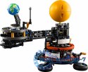 Klocki Technic 42179 Planeta Ziemia i Księżyc na orbicie