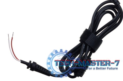 Kabel zasilający AKYGA Złącze wyjściowe 5.5 x 2.5 mm 1.2m. AK-SC-01