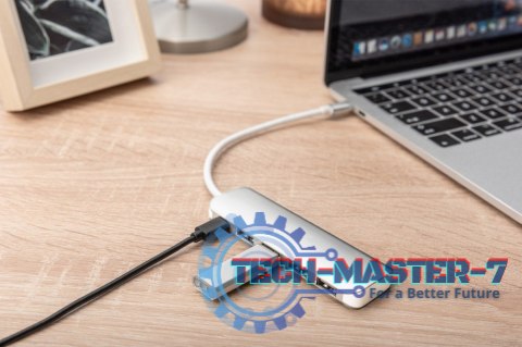 HUB/Koncentrator 4-portowy USB 3.0 SuperSpeed z Typ C Power Delivery, aluminium HUB/Koncentrator 4-portowy USB 3.0 SuperSpeed z Typ C Power Delivery, aluminium