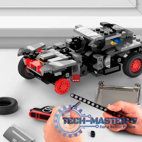 Samochód Rastar 10120 Audi RS Q e-tron 1:30 klocki 376el. Samochód Rastar 10120 Audi RS Q e-tron 1:30 klocki 376el.